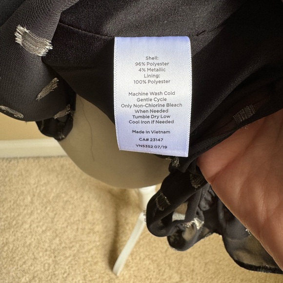 🔥HP🔥 Talbots Petite Sheer Black Blouse with Silver Metallic Accents NWT - Picture 6 of 8